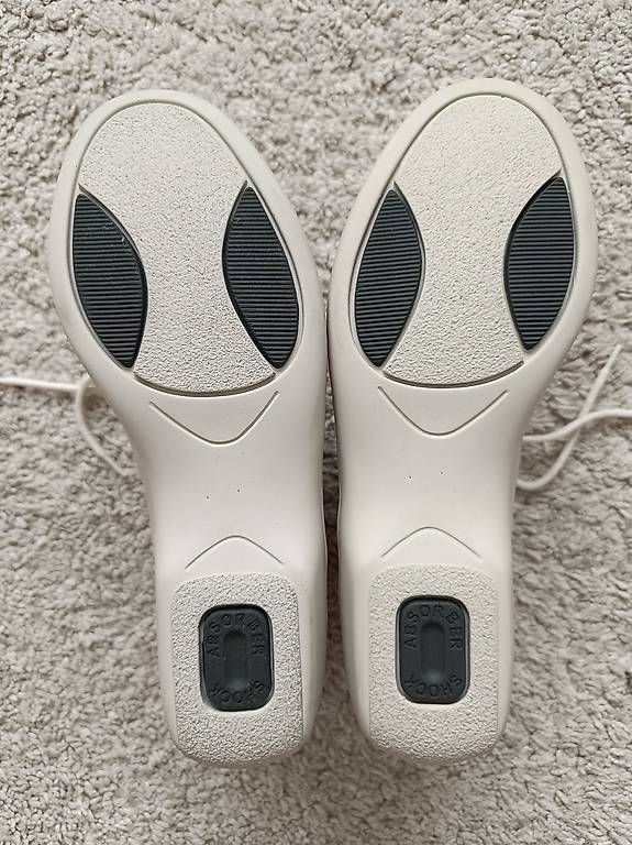Scarpe da donna: Damenschuhe  – Usato da Rudolfstetten venduto da Fotorobi 2