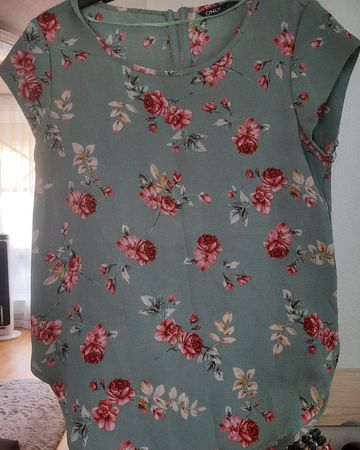 Damen Bluse ONLY floral Grösse 36 neuwertig