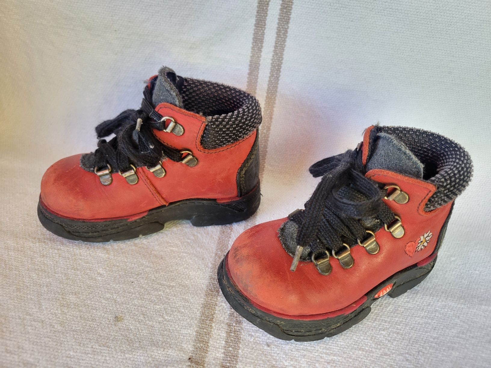 Schuhe für Jungen: petites bottines style docks taille 22 – Gebraucht aus Neuchâtel von valerizette 4