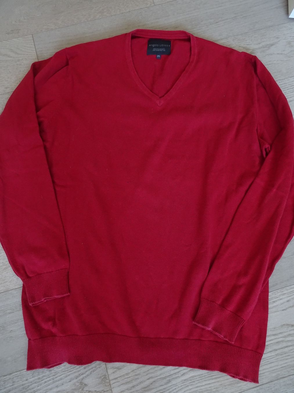 Maglioni & Felpe: Pullover V-Ausschnitt dunkel rot, 100 % Baumwolle Gr. XXL – Usato da Winterthur venduto da Riiita
