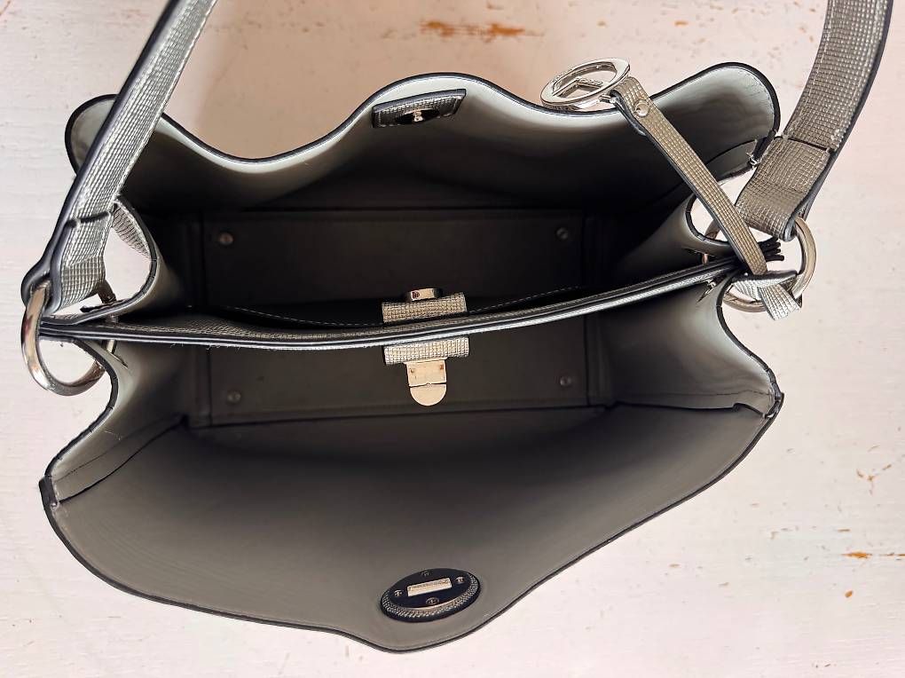 L.Credi Taschen für Damen: Handtasche der Marke L.Credi in silber – Gebraucht aus Meilen von jen_jw26 4