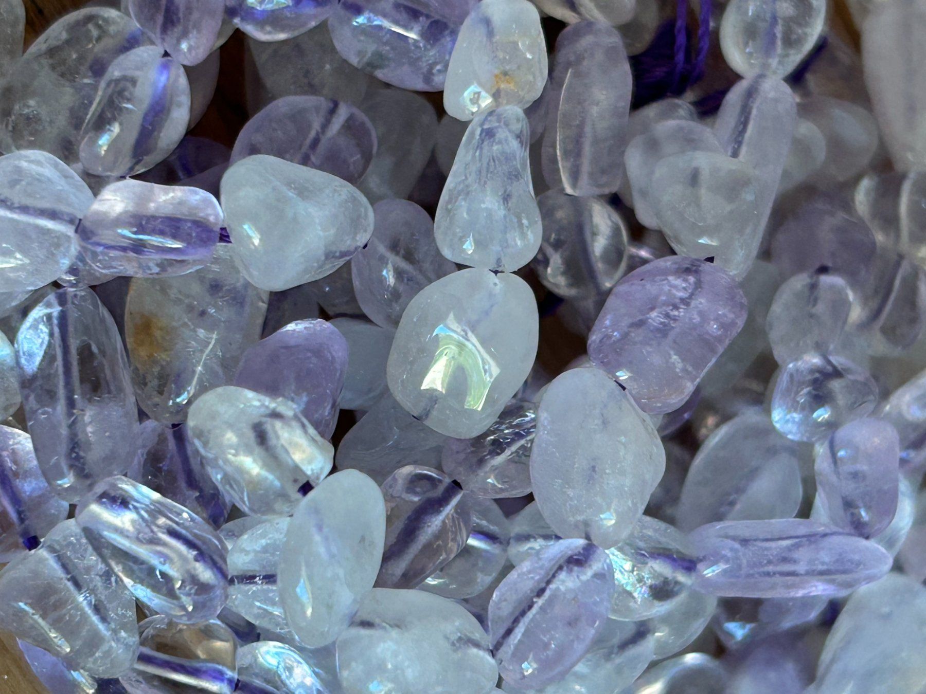 Pietre preziose: Strang echte light Amethyst Nuggets 6-8 mm – Nuovo e nell'imballaggio originale da Niederrohrdorf venduto da Ytobi