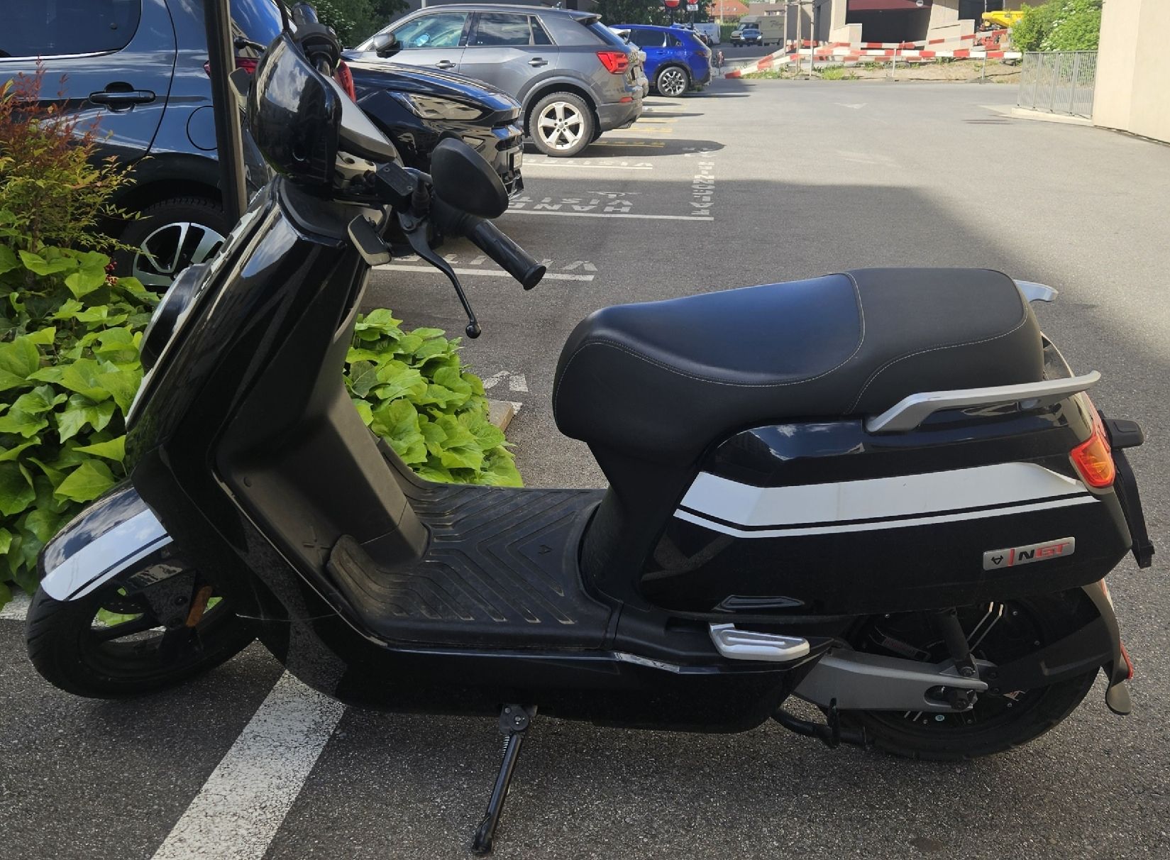 Scooter: NIU NGT Electric Scooter – Usato da Nyon venduto da son_7df9 2