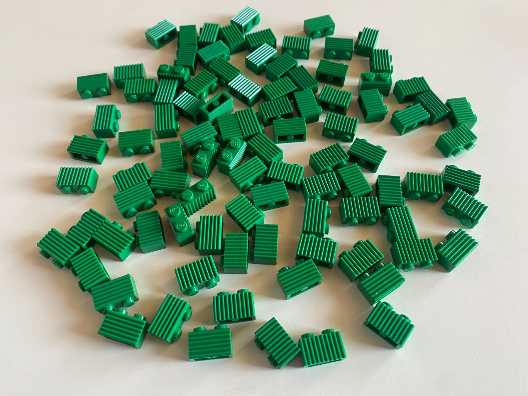 Lego Giocattoli: LEGO - 95 - GRÜNE - RIPPEN - STEINE – Usato da Gelterkinden venduto da ajdt4