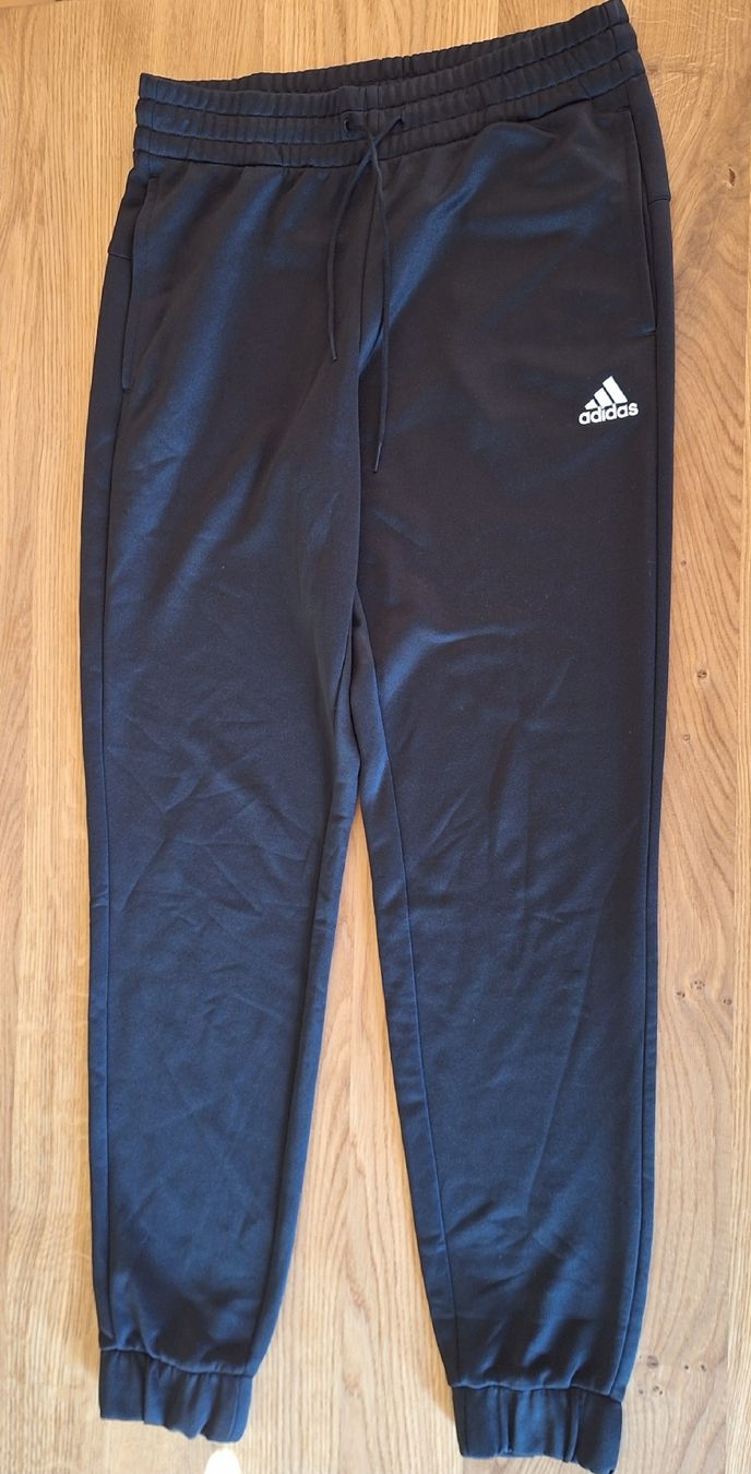 Adidas Pantaloni: Adidas Jogginghose Grösse M – Usato da Sempach venduto da berglady30