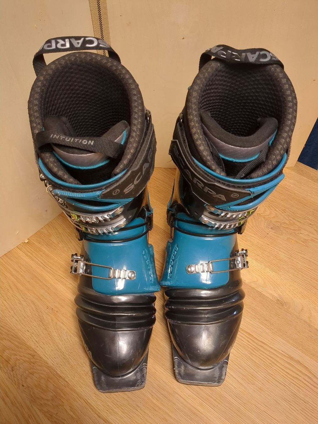 Scarpa Scarpe da uomo: Telemarkschuhe Scarpa T1, 305 – Usato da Grabs venduto da Mooi 2