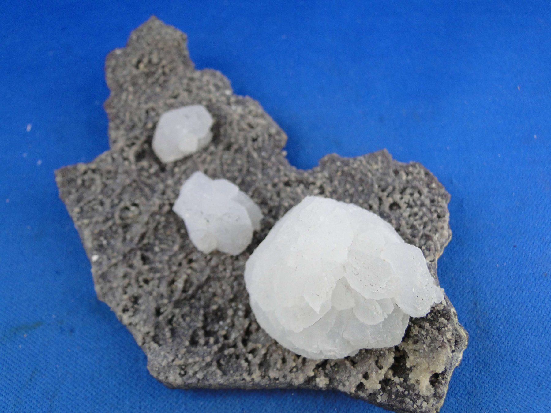 Minerali & Pietre curative: Calcit auf Siderit – Usato da Schinznach Bad venduto da Demerald 9