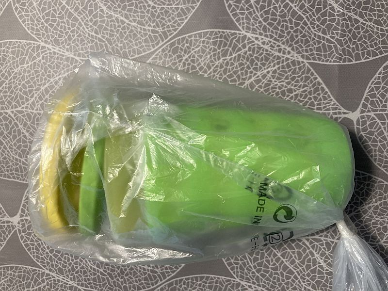 Tupperware Bicchieri: bicchieri con foro cannuccia – Nuovo e nell'imballaggio originale da Airolo venduto da Hmagnum 1