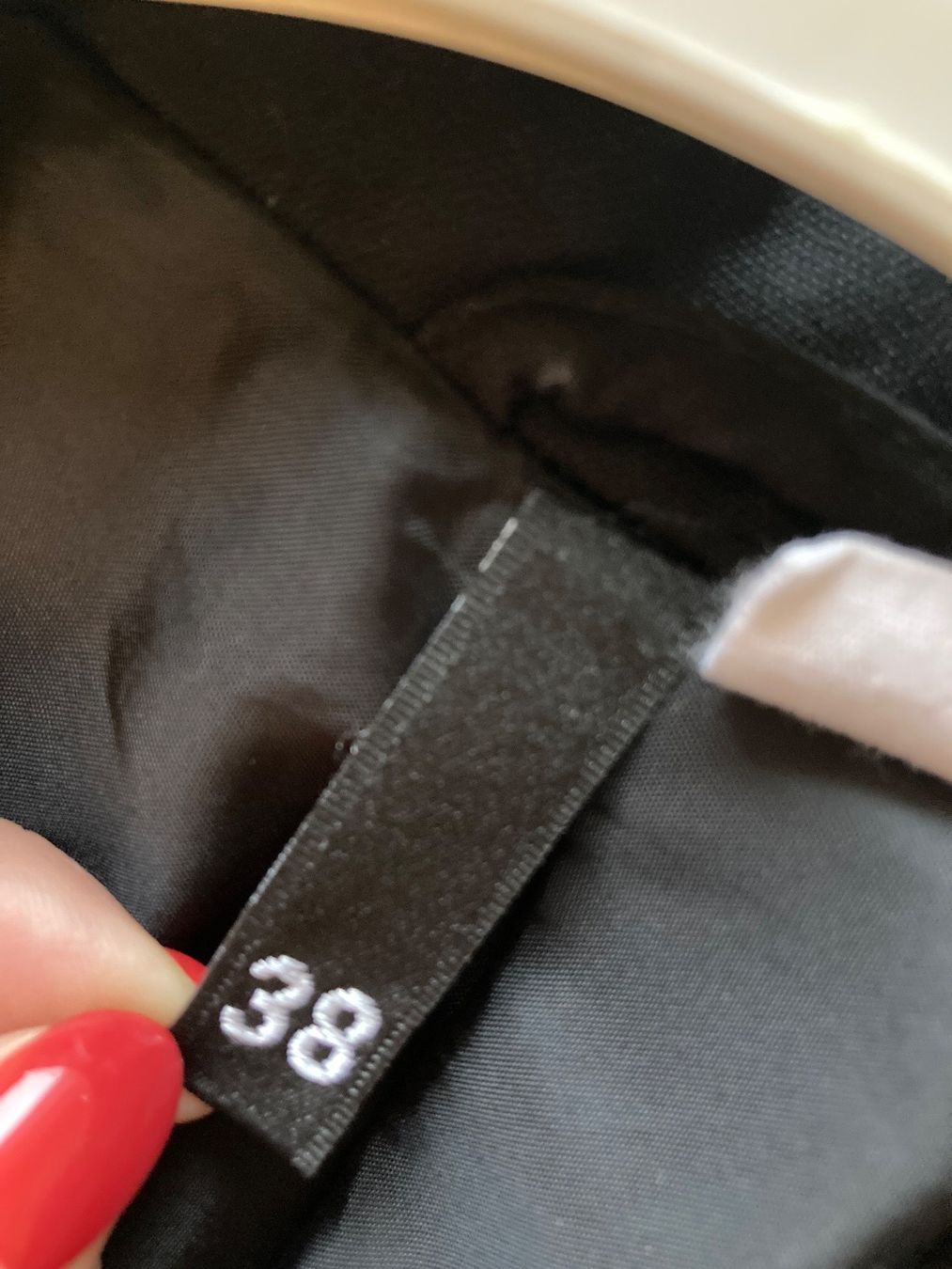 H&M Cappotti: H&M Trenchcoat, schwarz, NEU, Gr. 38 – Nuovo e nell'imballaggio originale da Schlieren venduto da cotopaxi06 2
