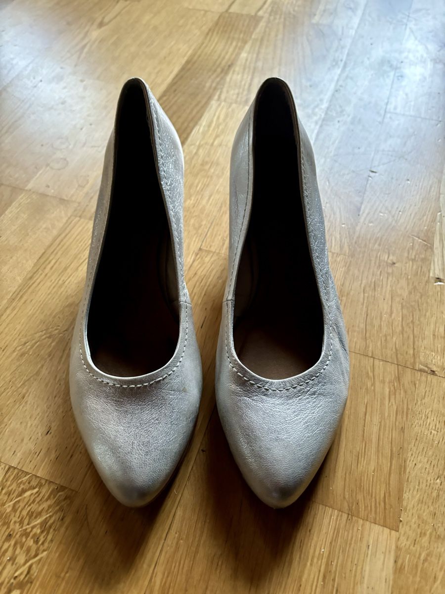 Roberto Santi Scarpe da donna: Paire de chausssures à talons – Usato da Estavayer Le Lac venduto da sico1260