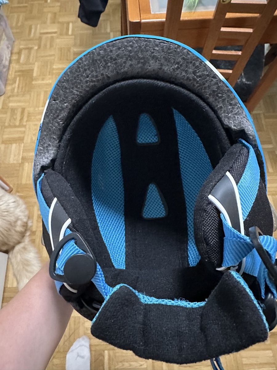 Uvex Caschi: Casque ski UVEX 48-52 – Usato da La Tour-de-Peilz venduto da Leeleeka 1