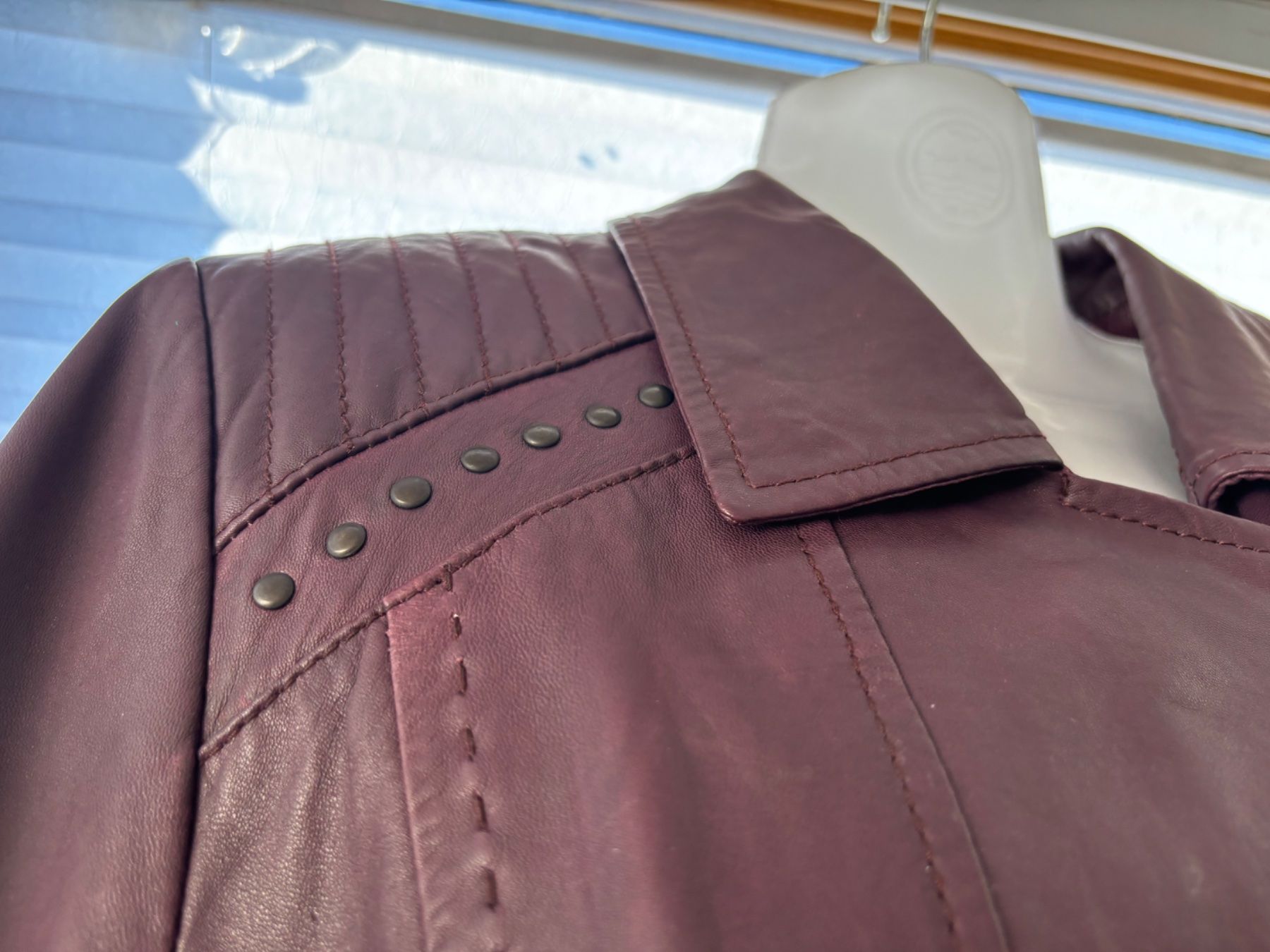 Giacche: Weiche Lederjacke mit Nieten M – Nuovo (secondo la descrizione) da Hendschiken venduto da Uraniali 2