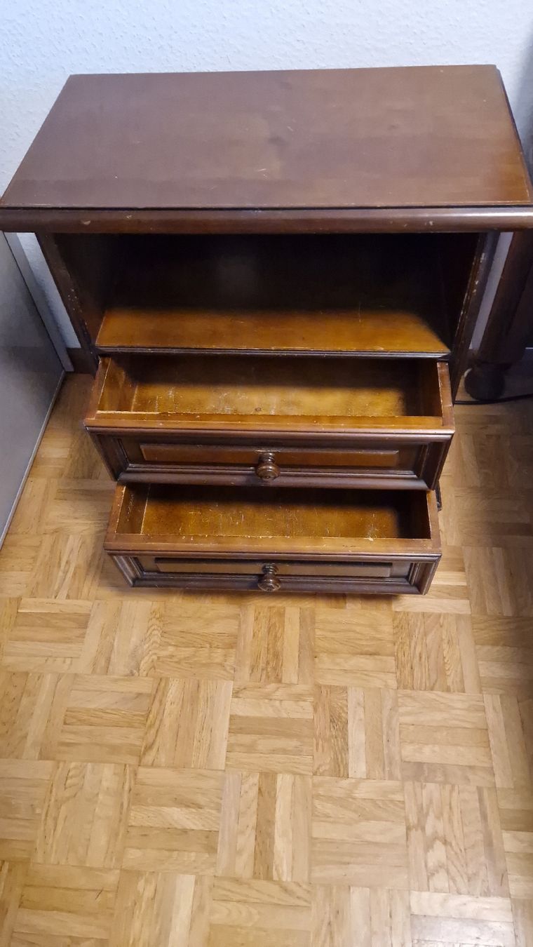 Comodini: Table de nuit à 2 tiroirs – Usato da Bôle venduto da cyr_d8kz 1