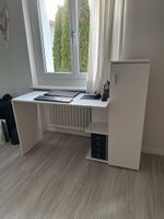 Schreibtisch mit Schrank