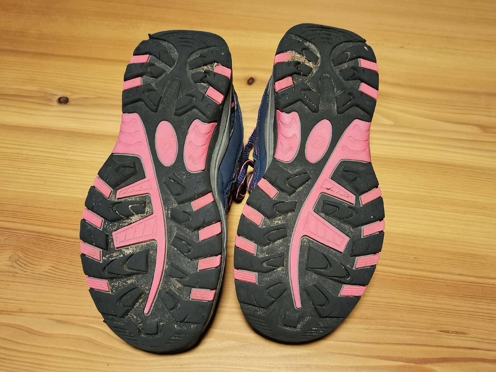 Scarpe per ragazze: Trekkingschuhe Grösse 34 – Usato da Grünenmatt venduto da ras_7ksp 4