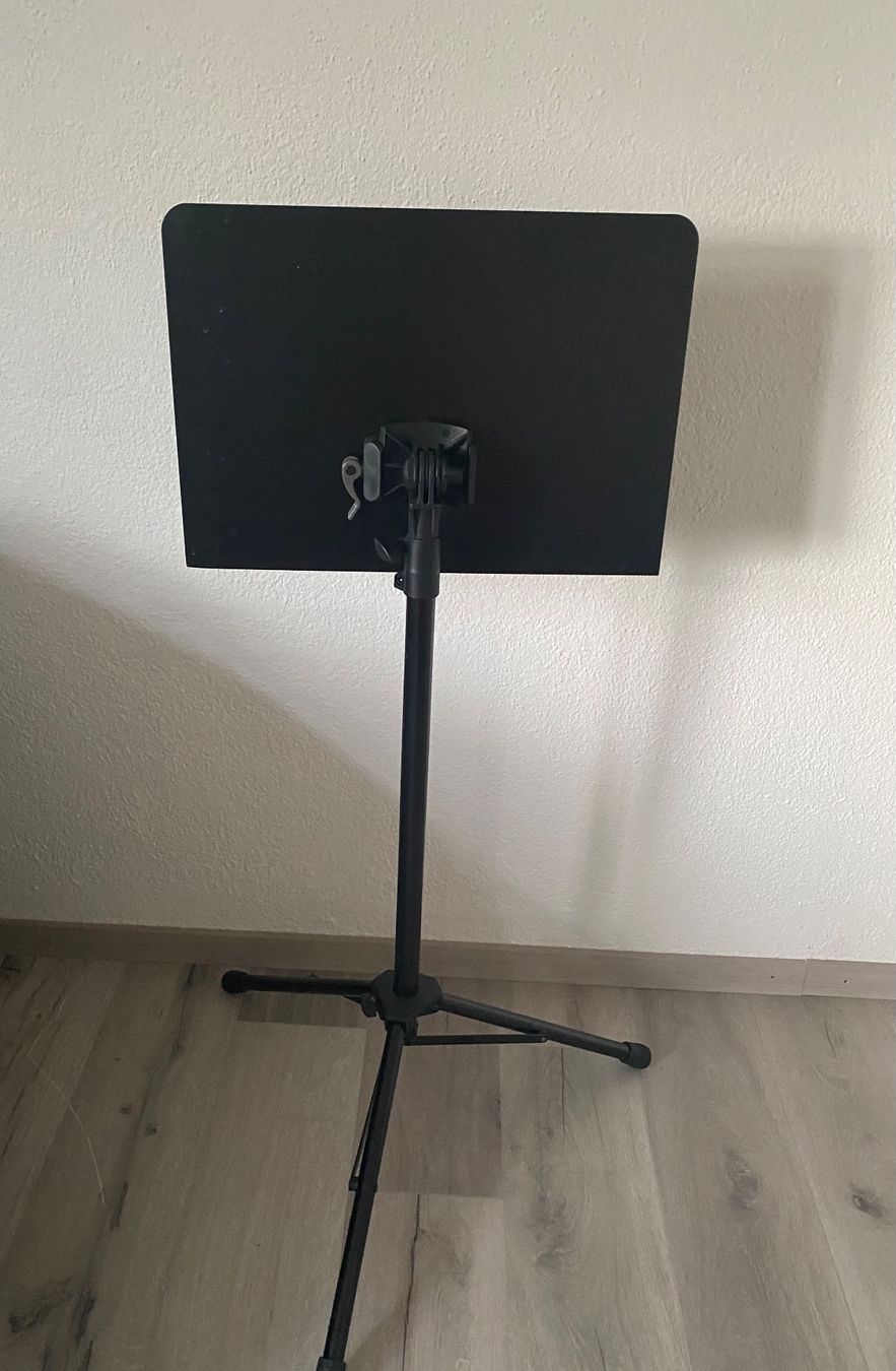 Supports pour instruments & partitions: Notenständer  Ständer  Notenpult – D'occasion à Dottikon par 6571 1