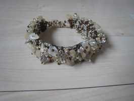 schönes Schmuck Armband  mit Steinen