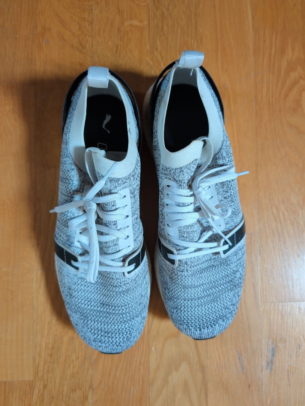 Herrenschuhe: Sneakers Knit Grey White 43 – Gebraucht aus Zug von Gmask