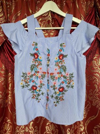 Sommer Bluse blau weiss gestreift Stickerei