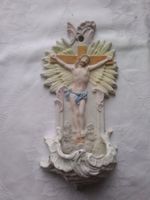 Weihwassergefäss Jesus am Kreuz