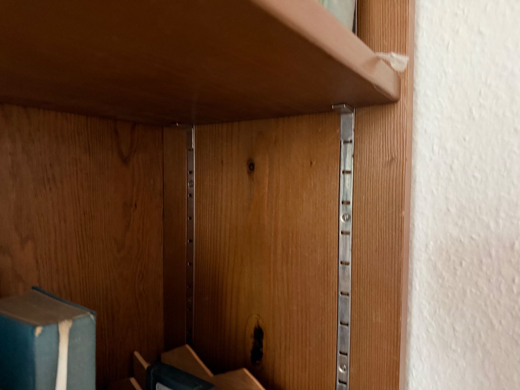 Scaffali: Büchergestell mit Schiebetür-Unterbau – Usato da Thun venduto da 5pipeline 1