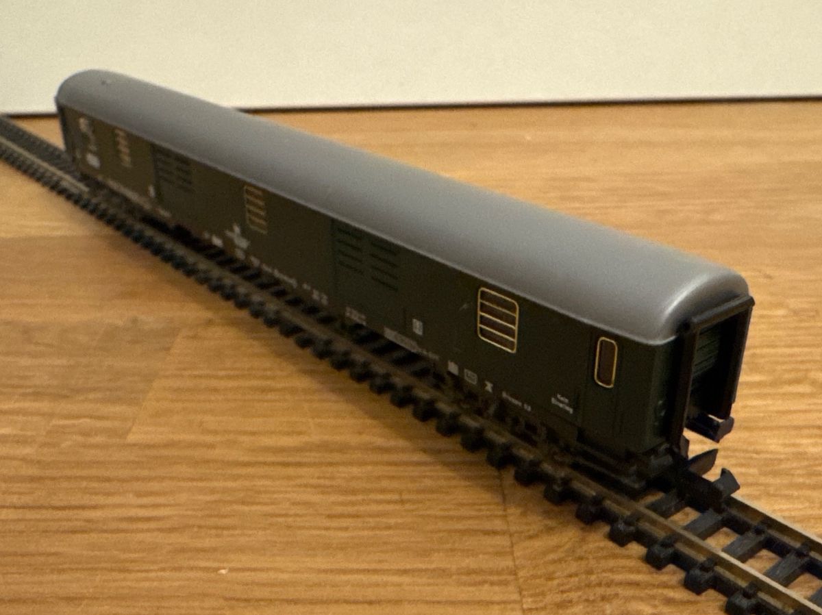 Fleischmann Modellini di ferrovie: Fleischmann 8100 DB Gepäckwagen – Nuovo (secondo la descrizione) da Schlierbach venduto da Look8 1