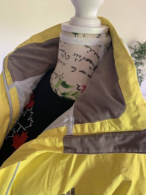 Adidas Giacche: Adidas Regenjacke gelb Grösse 40 – Nuovo (secondo la descrizione) da Zeihen venduto da cindyscad 1