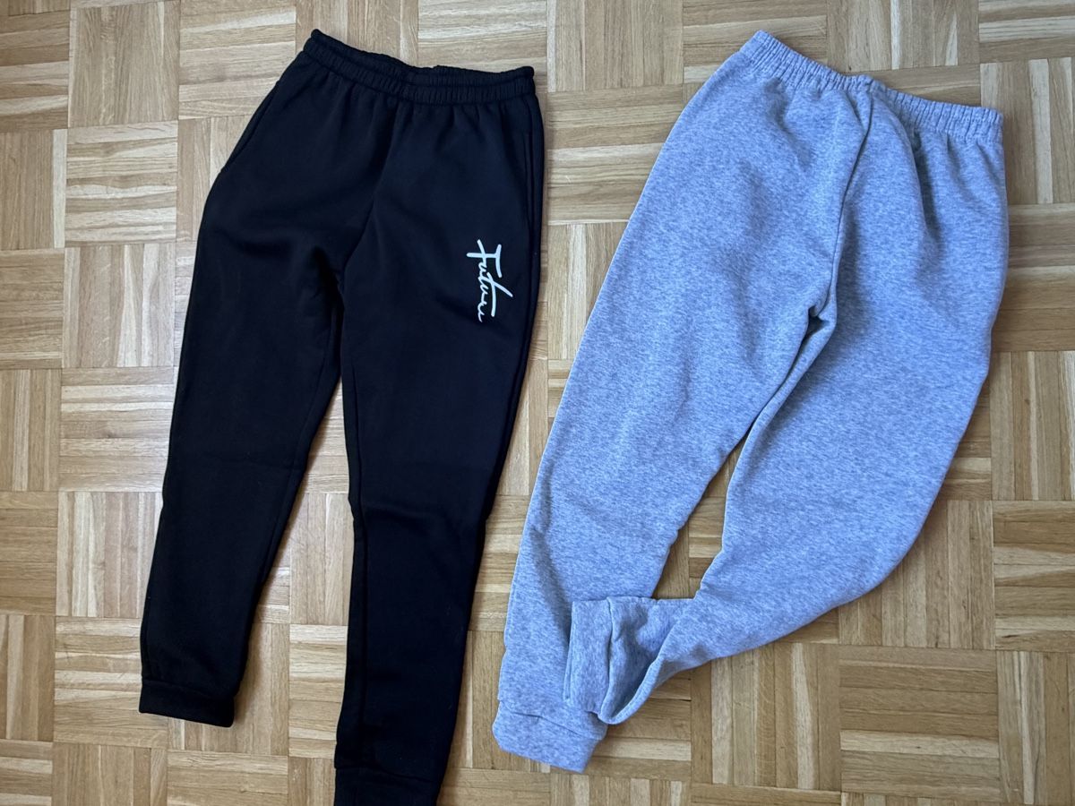 Lotti di vestiti: Pantalon de jogging Future lot neuf  – Nuovo (secondo la descrizione) da La Chaux-de-Fonds venduto da Sabinchenn 3
