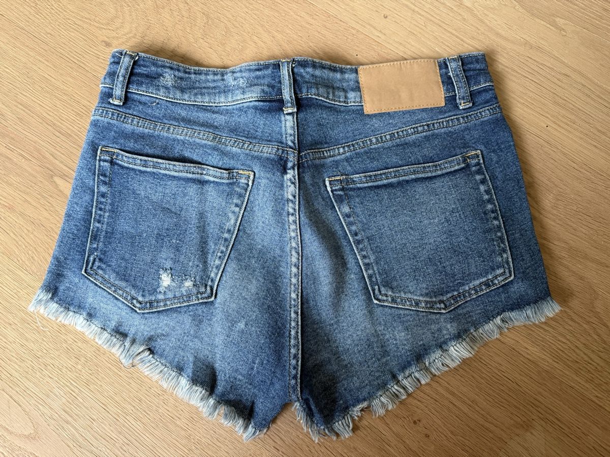H&M Jeans: H&M Shorts – Gebraucht aus Winterthur von 19.19 1
