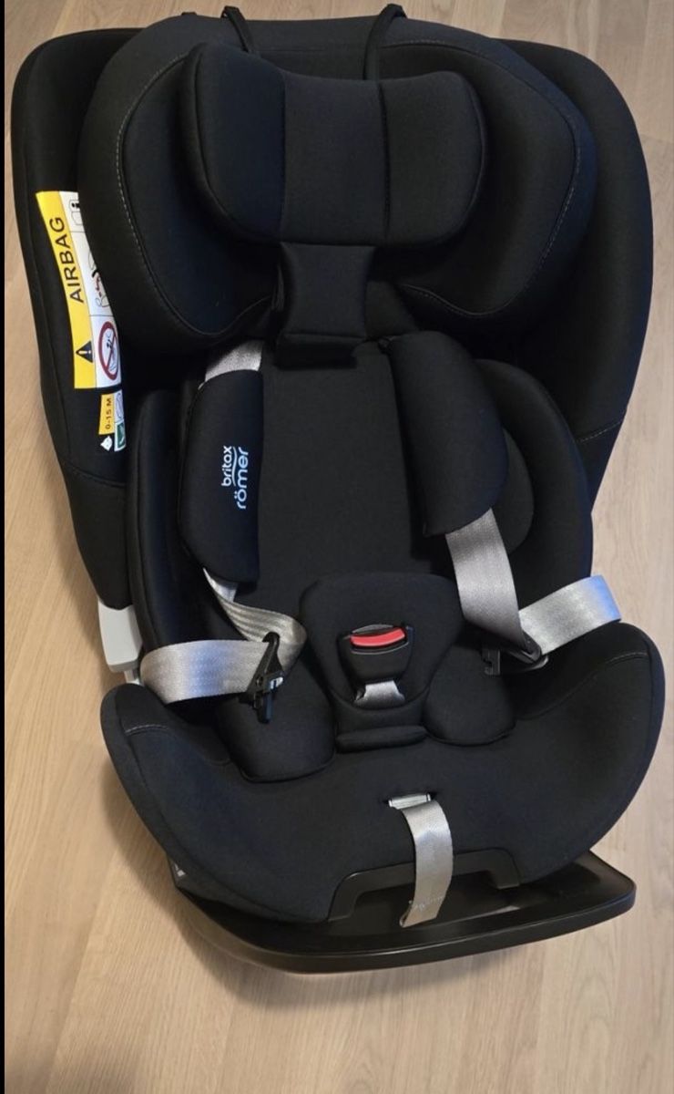Britax Römer Sièges auto: Römer Britax Swifel Neu! – Neuf (Voir description) à Horw par malvengirl