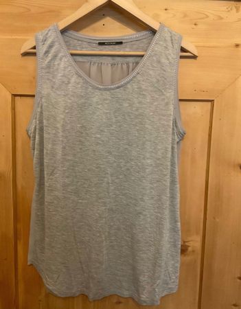 Top KOOKAI Gr. 42 NEU mit Kette im Halsbund