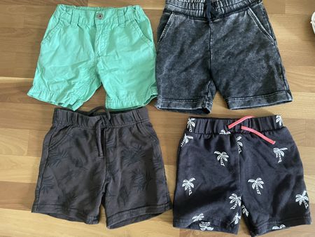 Short/ kurzen Hosen 98-104