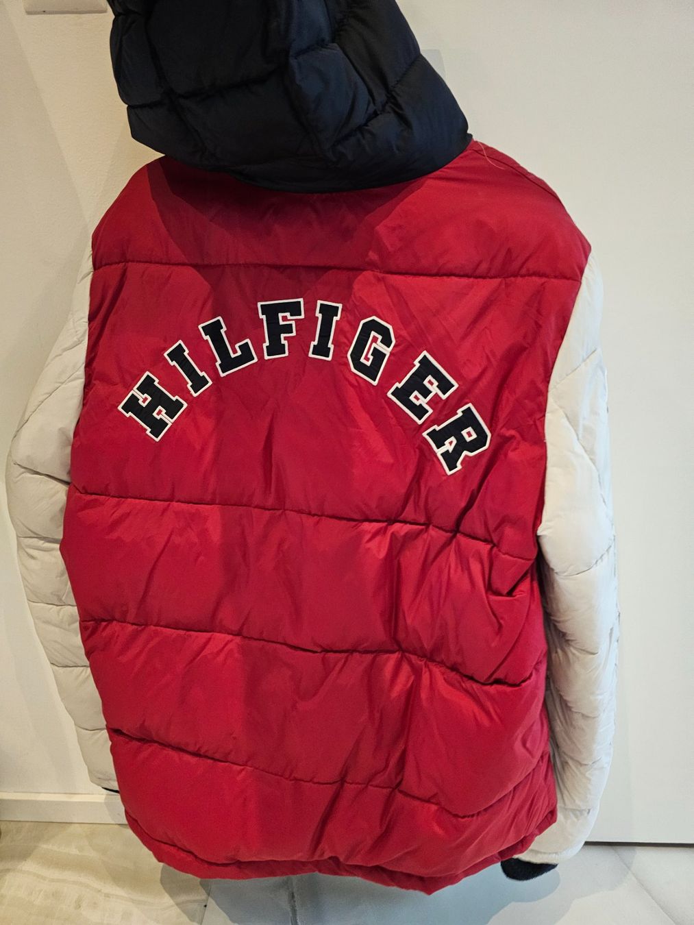 Tommy Hilfiger Giacche: Tommy Hilfiger Daunenjacke, Winterjacke – Usato da Zürich venduto da TrueTrade 1