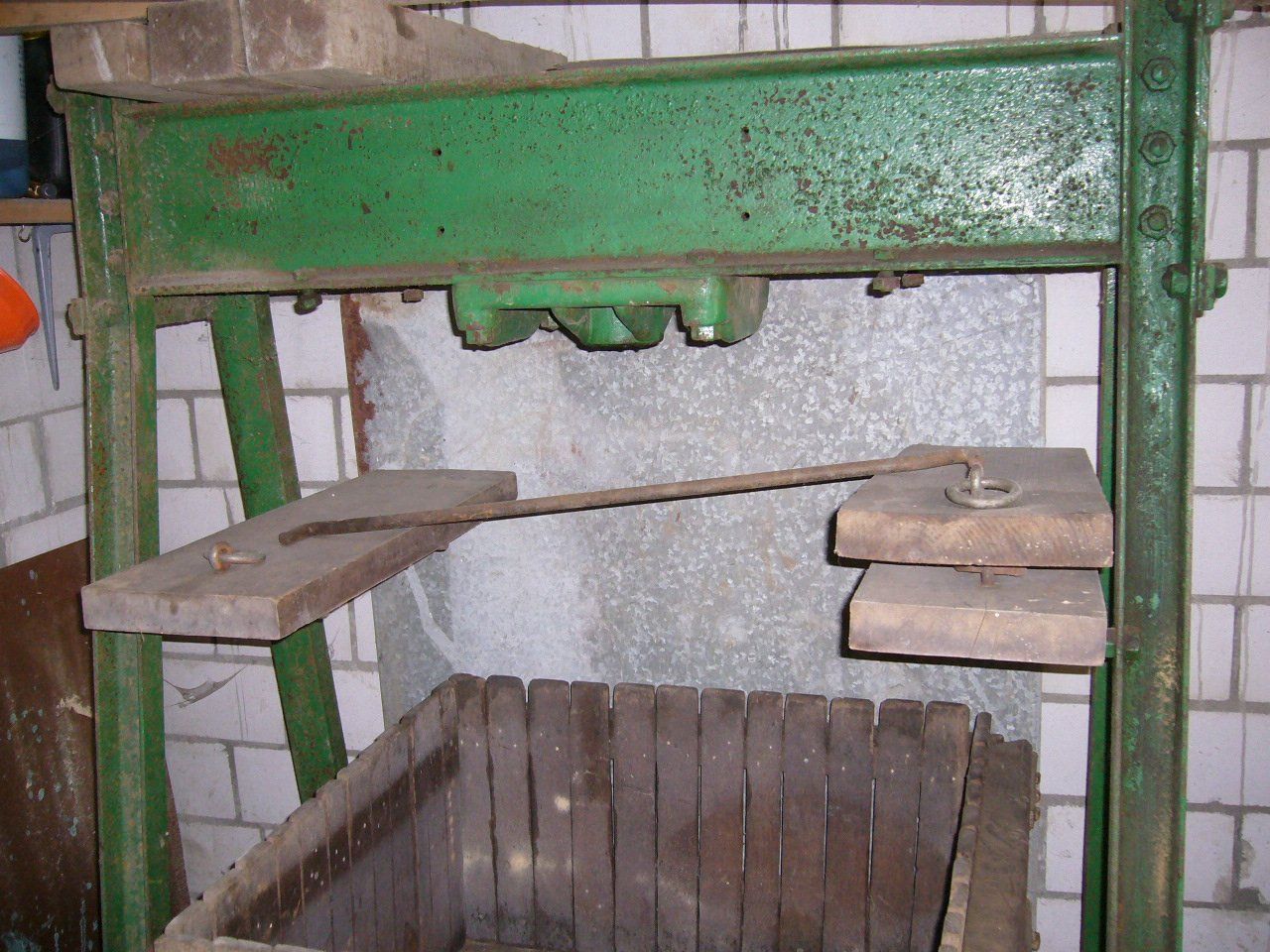 Tutte le macchine: alte Mosti - Obstpresse – Usato da Wolhusen venduto da Curver9 1