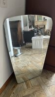 Grand miroir design - parfait pour illuminer votre intérieur