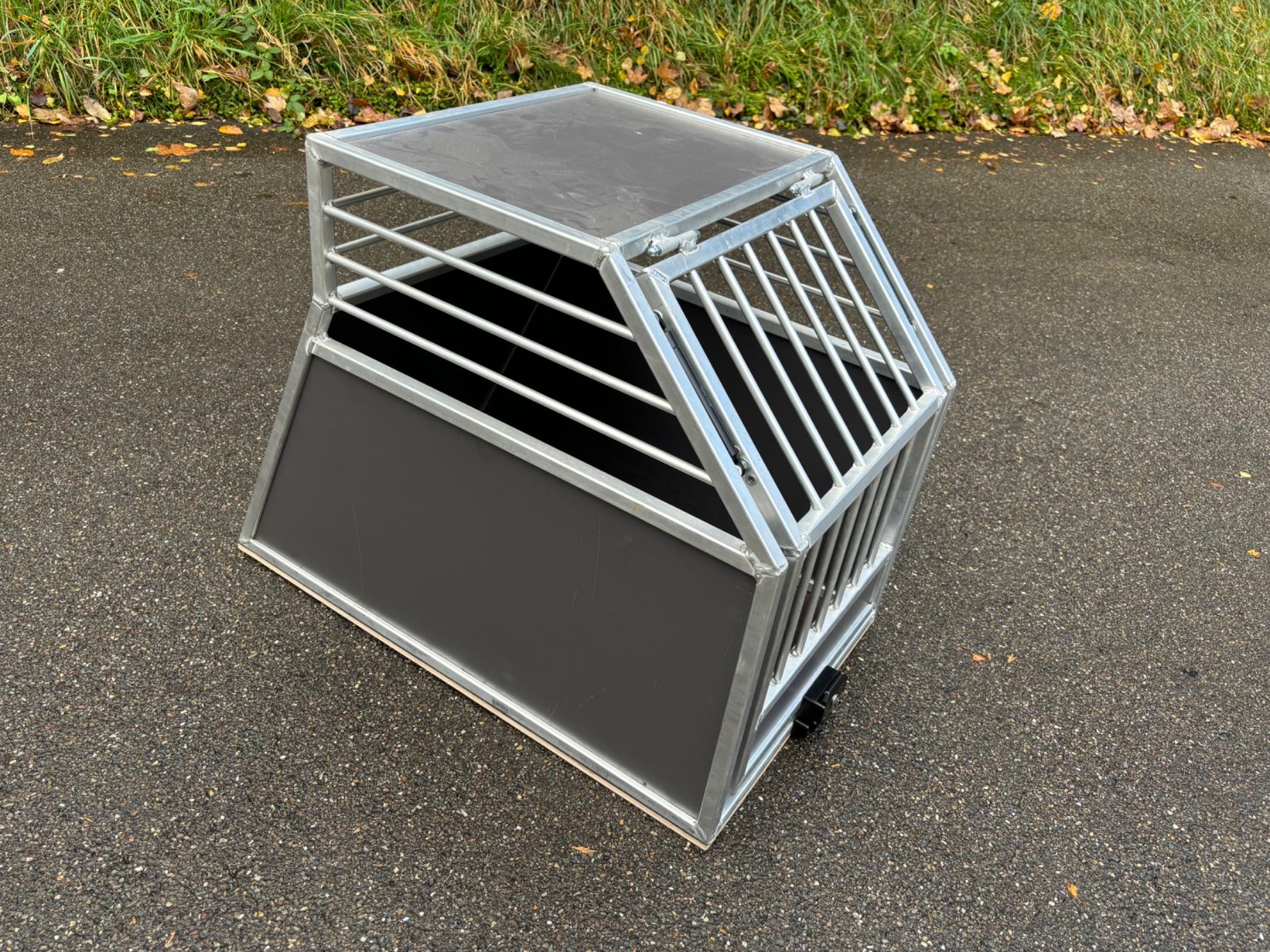 Cucce & Letti: Hundebox Hundetransportbox – Usato da Winterthur venduto da sutti02 1