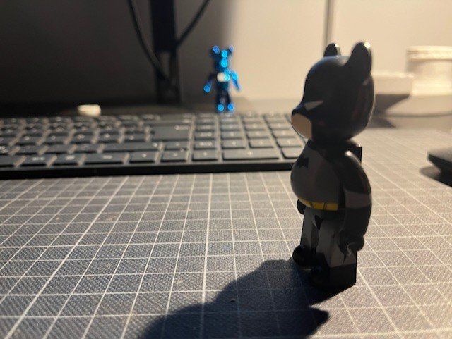 Medicom Toy Statuette: BE@RBRICK 100 - SERIE 21 HERO BATMAN – Usato da Basel venduto da cskim 1