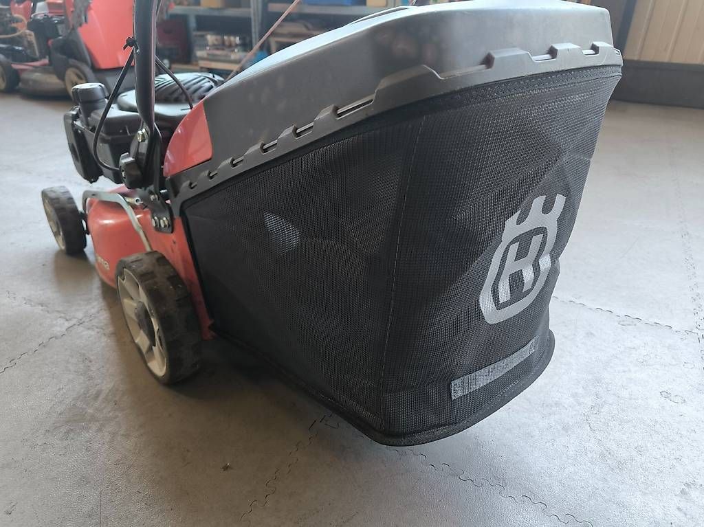 Tagliaerba: Tagliaerba Husqvarna LC140S – Usato da Aurigeno venduto da Garage4wd 2