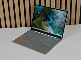 Microsoft Surface Laptop Go (i5-1035G1 + 8GB + 128GB SSD)