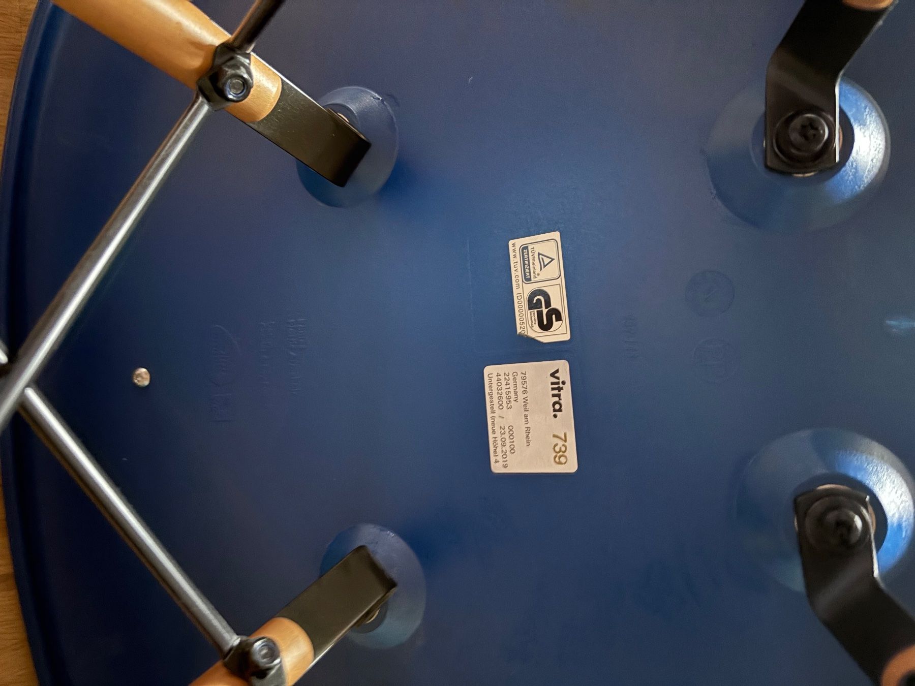 Vitra Chaises: Vitra Eames Plastic Armchair DAW – D'occasion à Zürich par rah_99cw 3
