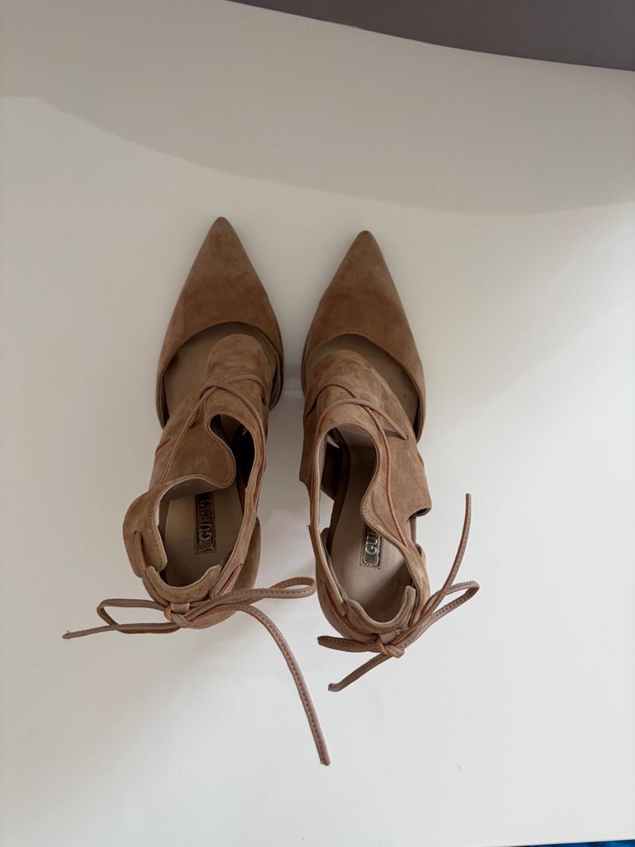 Guess Scarpe da donna: GUESS Sandalen Nude Gr. 40  – Nuovo (secondo la descrizione) da Zürich venduto da koc_6l5j 1