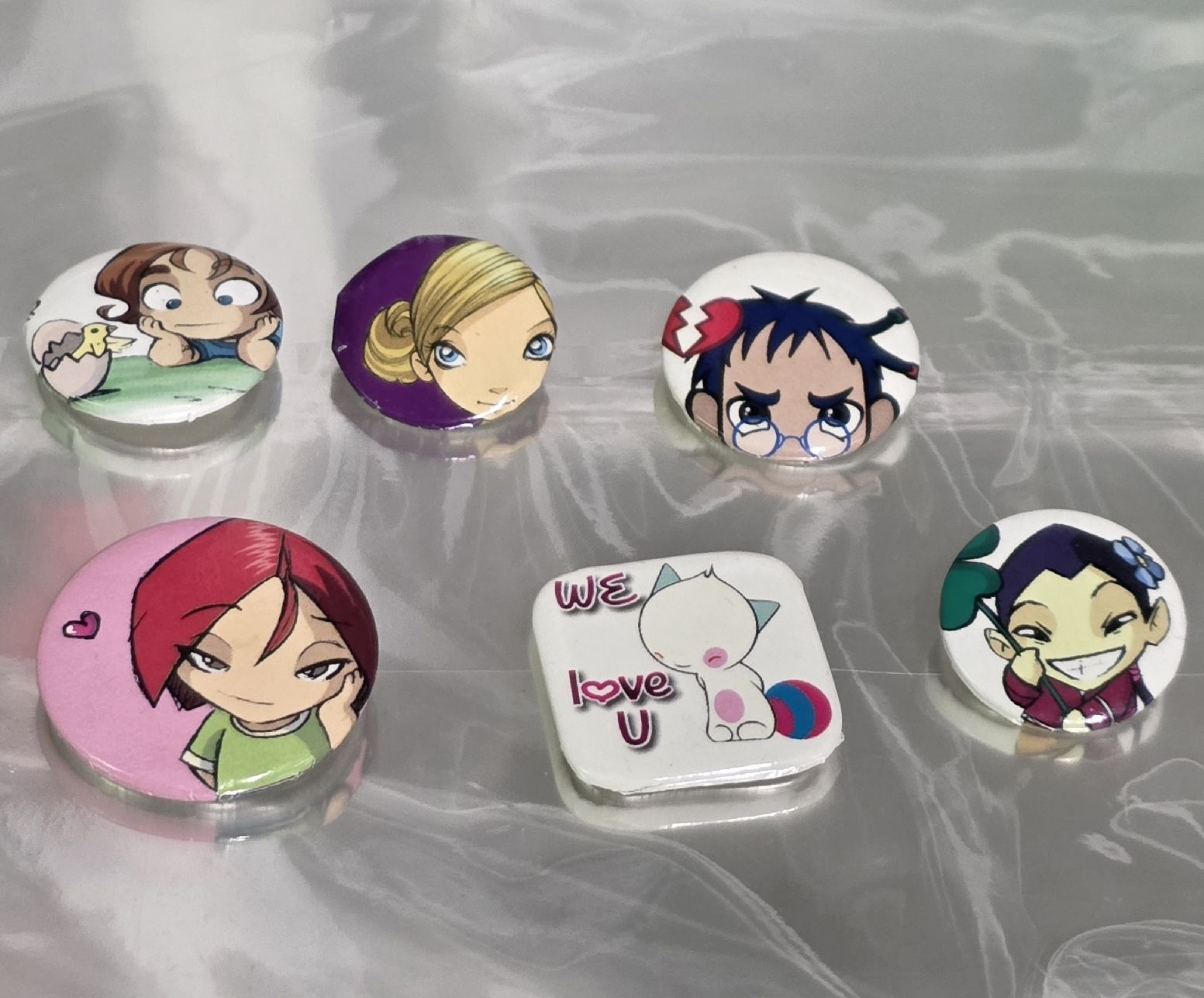 Comics: 6 kleine W.I.T.C.H Buttons  – Gebraucht aus Reinach BL von _MasterK_