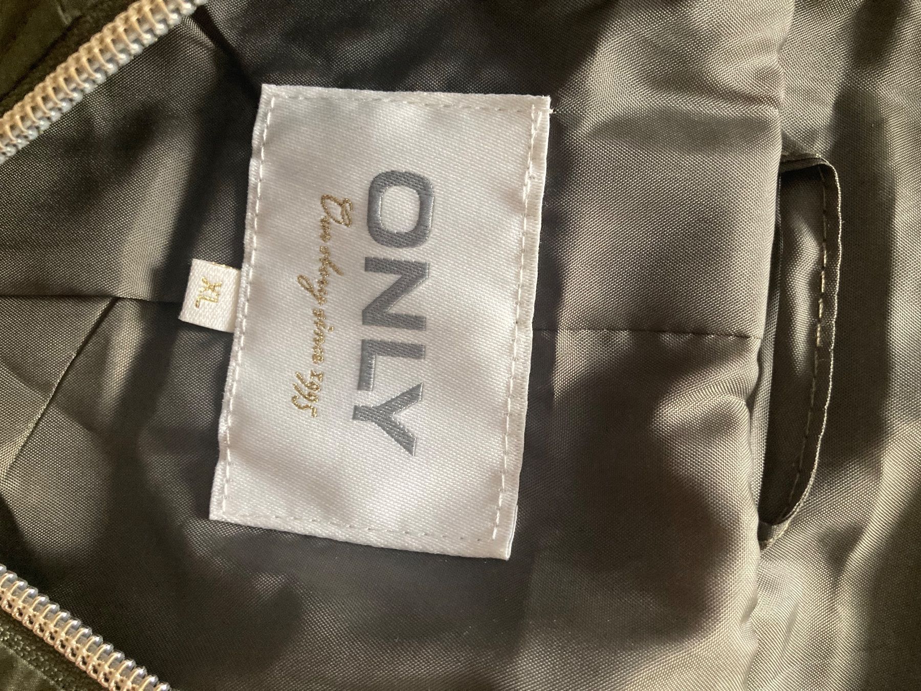 Only Giacche: Kapuzen Jacke von ONLY – Nuovo (secondo la descrizione) da Spiez venduto da nomii20 2