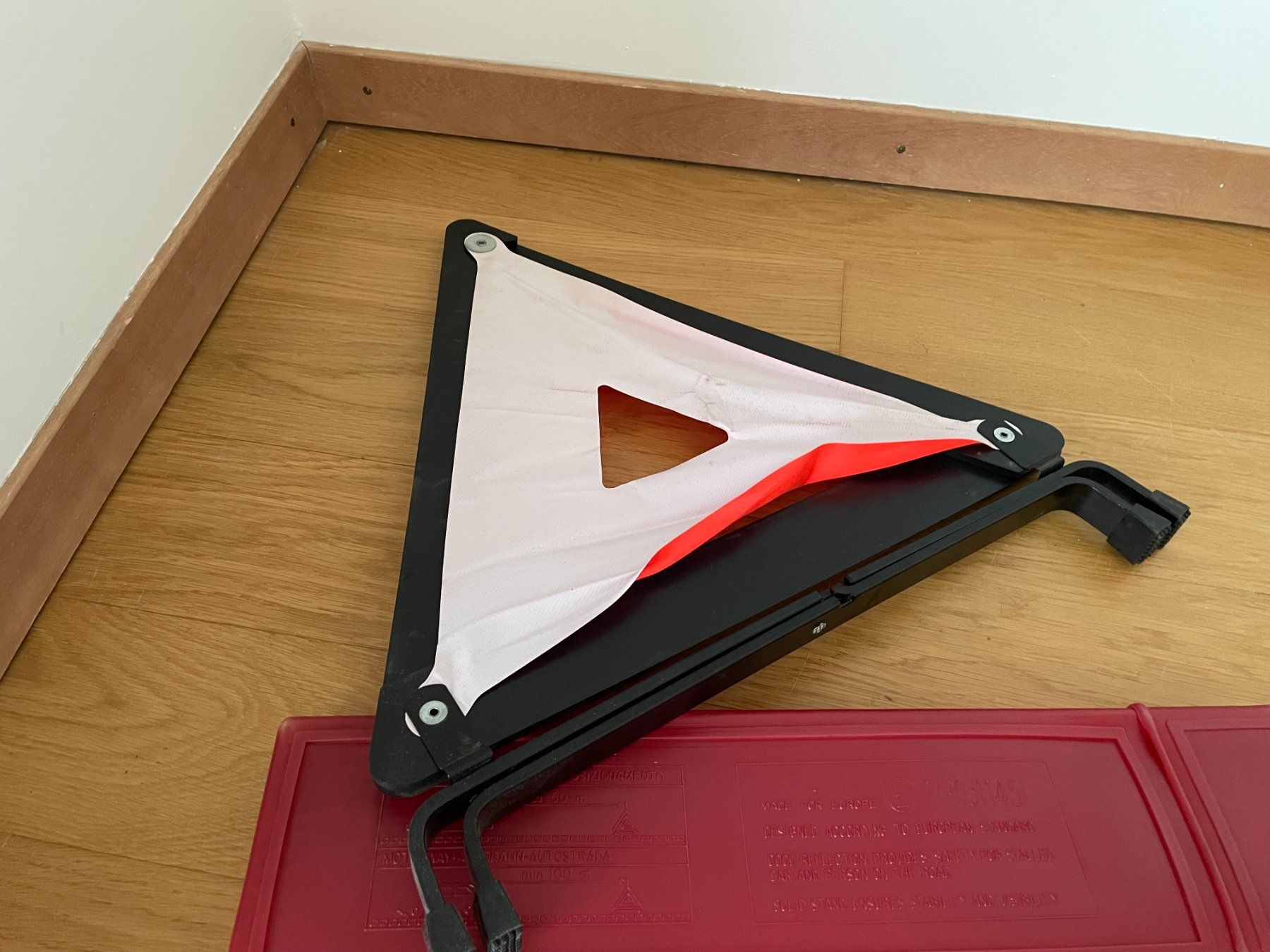 Accessori per altri veicoli: Triangle signalisation voiture – Usato da Petit Lancy venduto da gil_hr6v 2