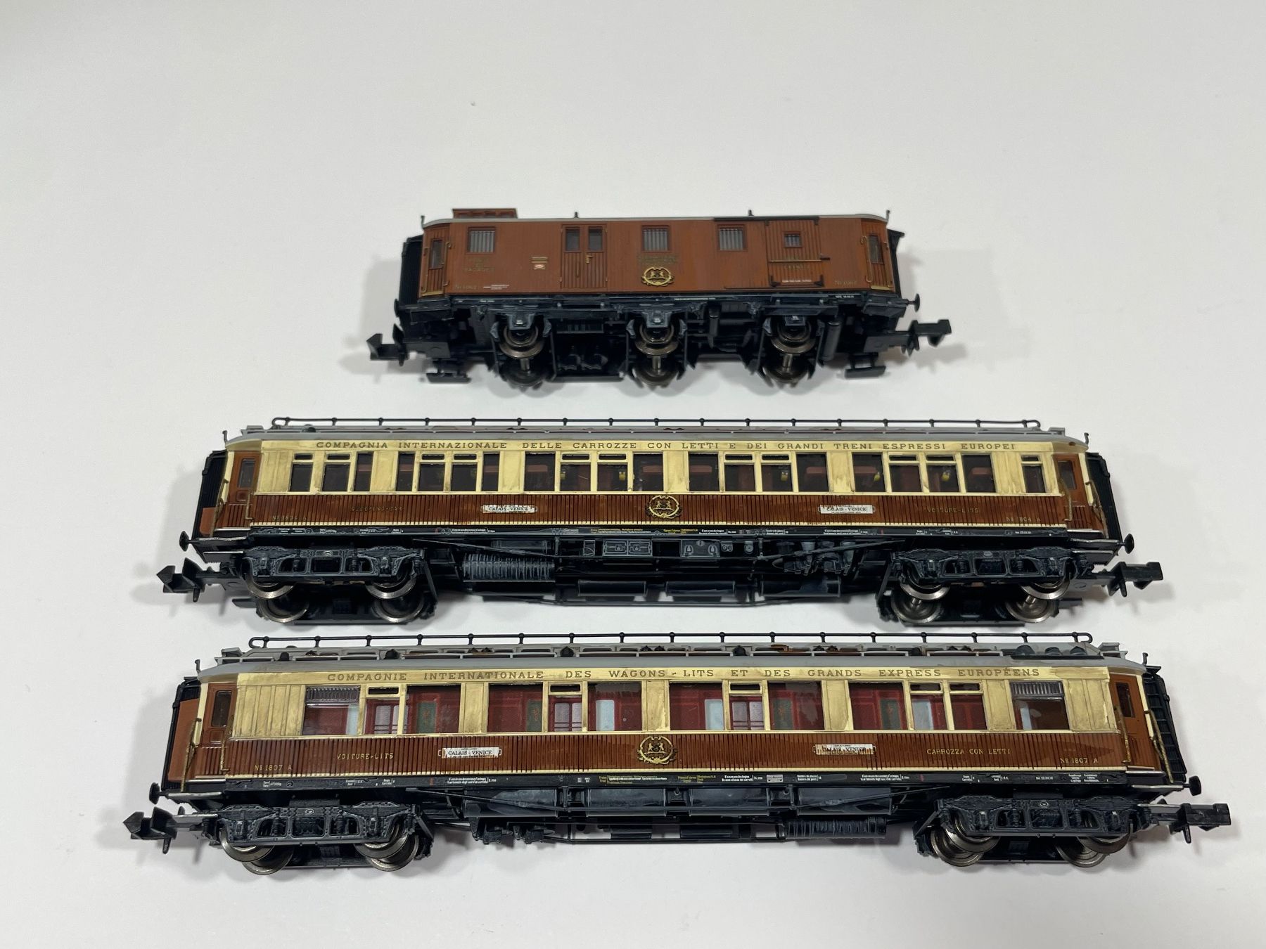 Hobbytrain Modellini di ferrovie: Hobbytrain H22102 3 teiliges Simplon-Express CIWL Set – Nuovo (secondo la descrizione) da Wilderswil venduto da Modellbahn-Shop-Moll 4