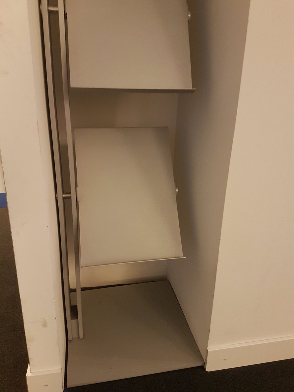 Altro in Decorazioni & Accessori: Prospekthalter in silber/grau – Usato da Zürich venduto da Zapro 3