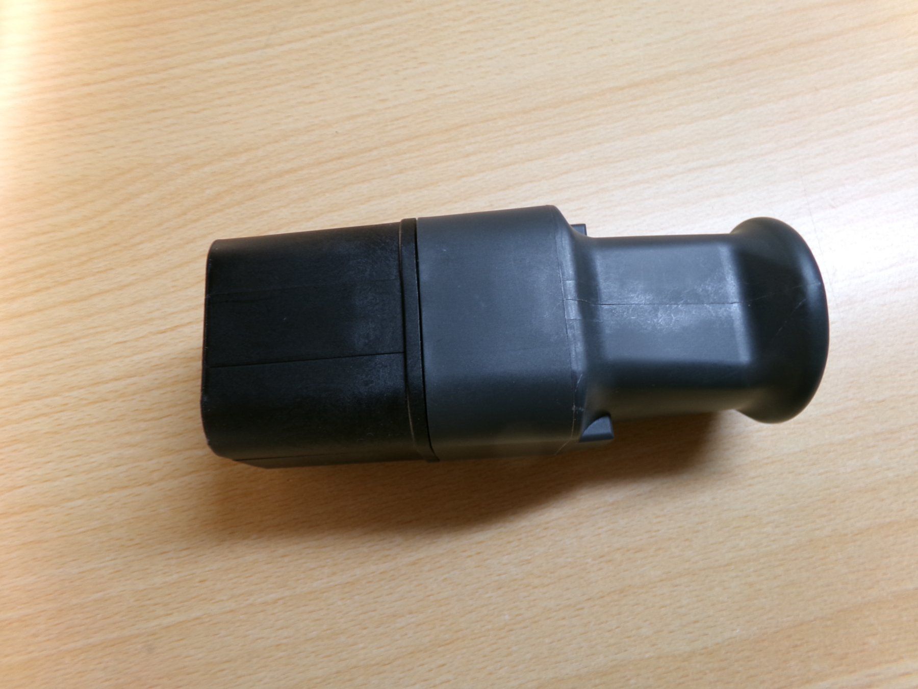 Spine: Stecker I15 schwarz – Nuovo (secondo la descrizione) da Hombrechtikon venduto da Maloev17