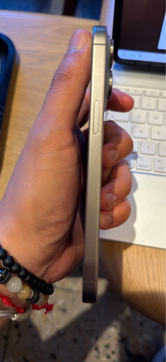 Apple Telefoni cellulari / Smartphones: iPhone 15 pro max 256GB – Usato da Zürich venduto da Yoni_to 4