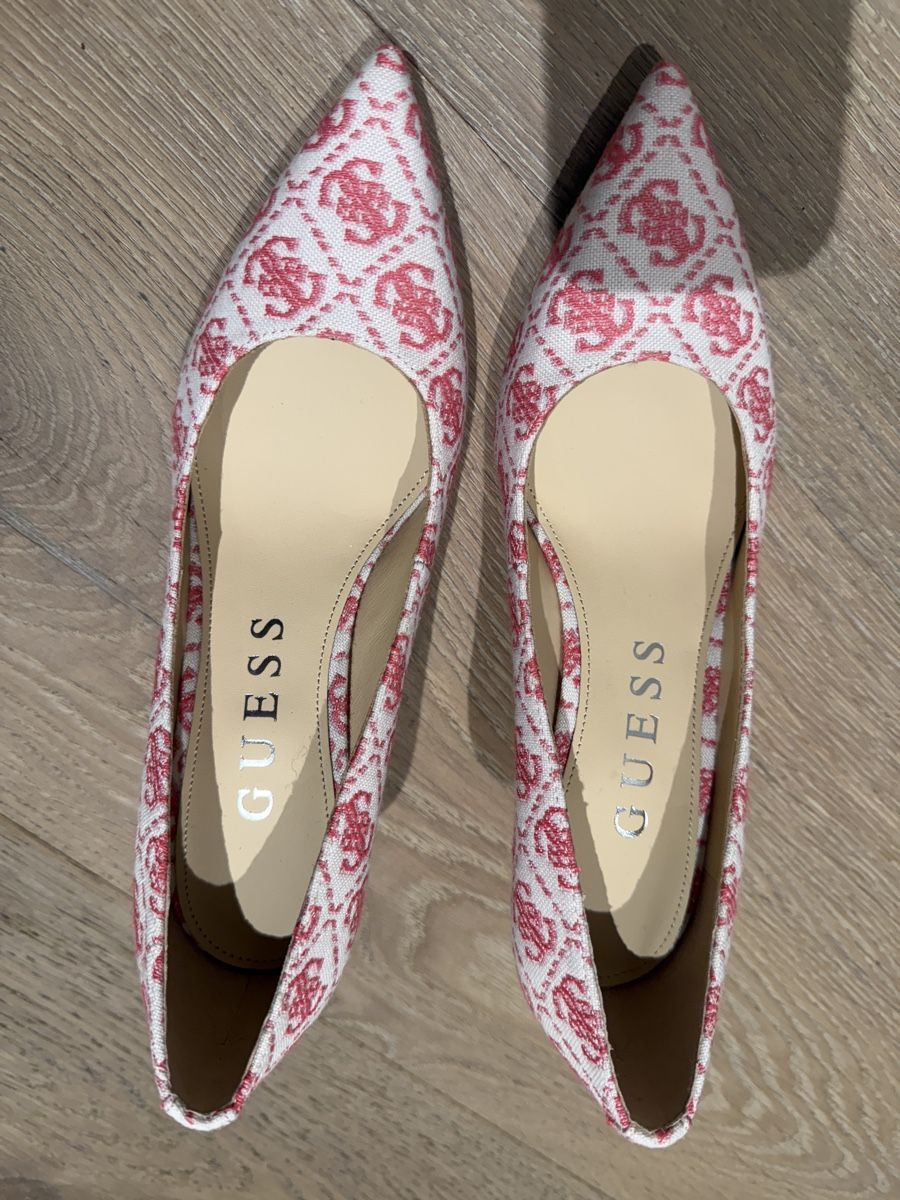 Guess Scarpe da donna: Guess Pumps Gr. 39 – Nuovo (secondo la descrizione) da Oberentfelden venduto da mir_6dfk