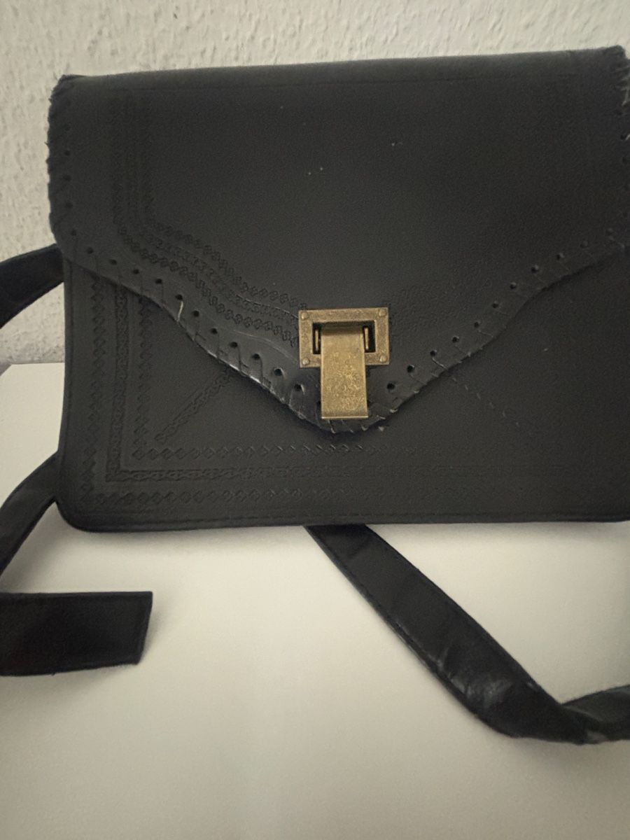 Borse da donna: Schwarze Handtasche ATMOSPHERE,  NR.11 – Usato da Wallisellen venduto da AS.TZ. 2